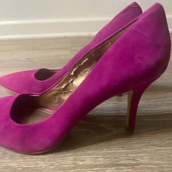 BCBG Fuchsia Heels - Picture 2 of 8
